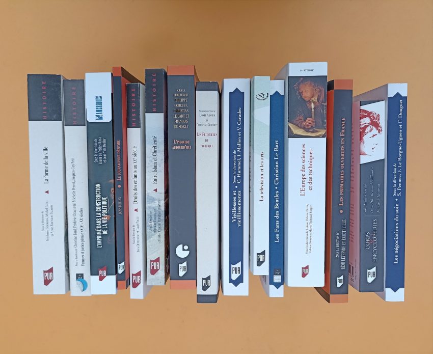 Photographie d'une sélection d'ouvrages diffusés en libre accès dans le cadre de l'opération conjointe entre les PUR et les SCD